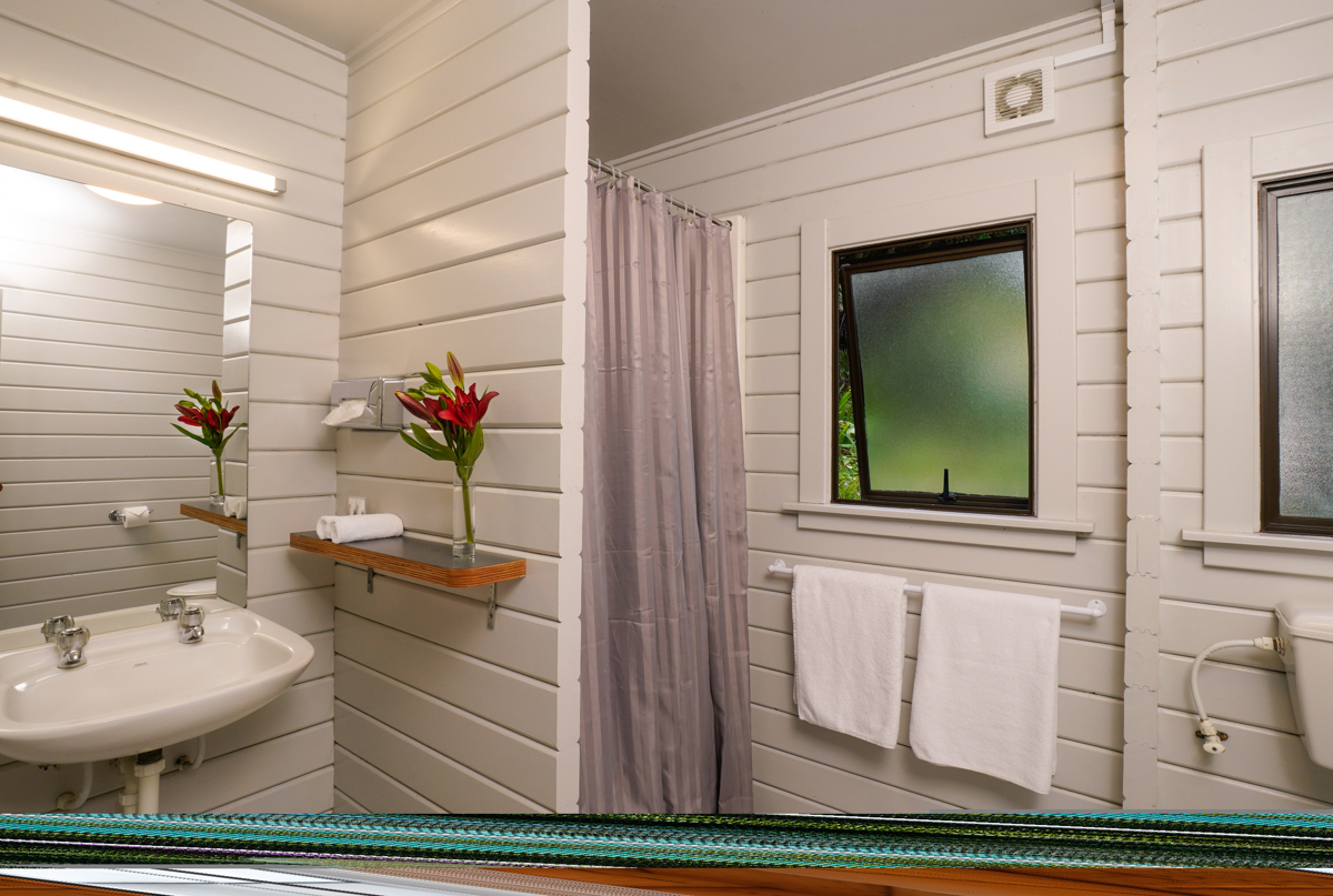 Portage Resort Weka bathroom