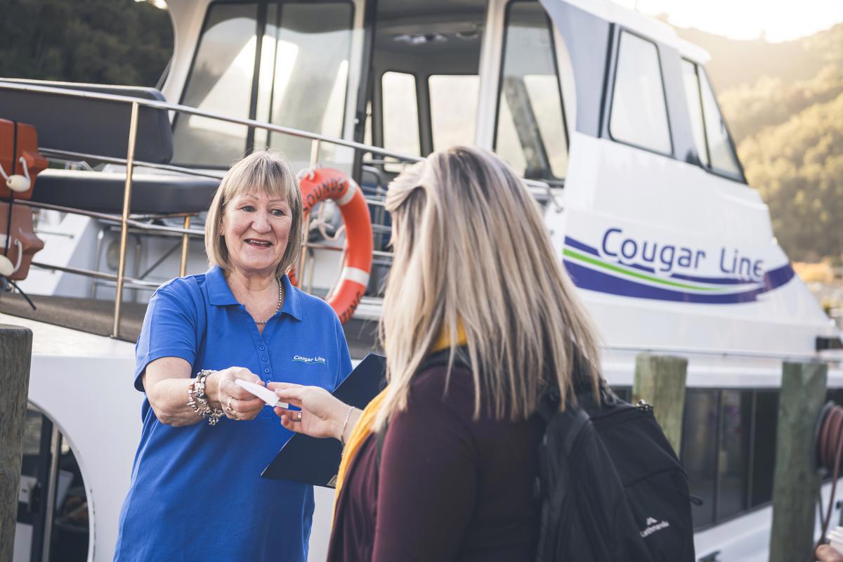 Cougar_Line_Staff_Boarding_Boat_Transfer_Passenger_2020_MH