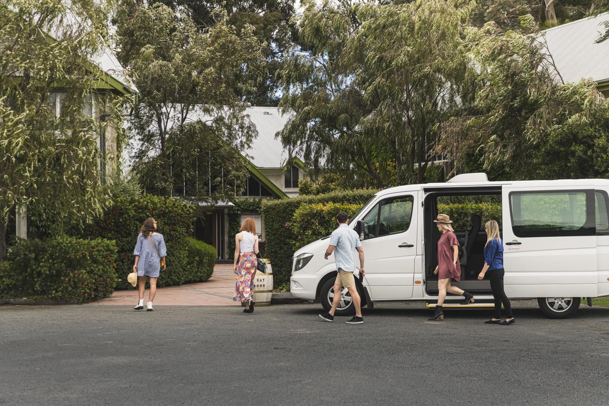 MTC_Group_at_Winery_Van_transport_2020_MH
