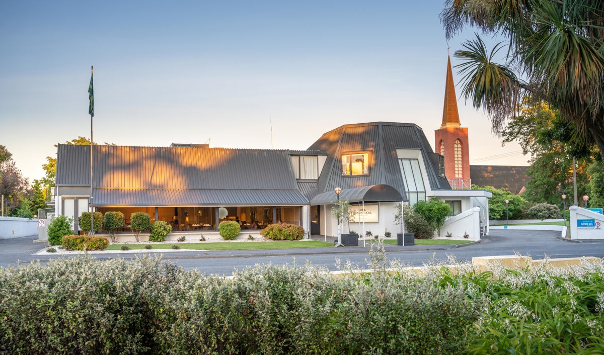 617493 Hotel Front Sh Marlborough